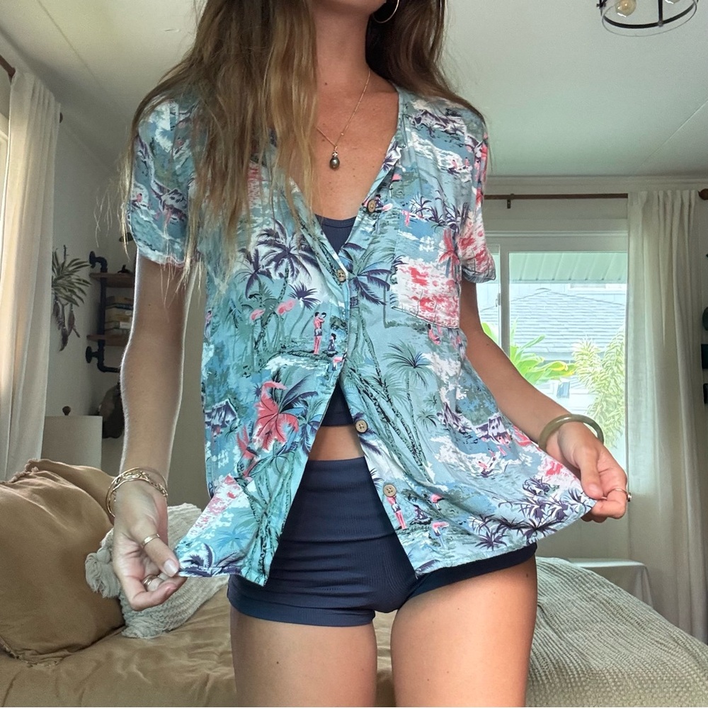 Faherty aloha hawaiian shirt button up rayon silky cute top